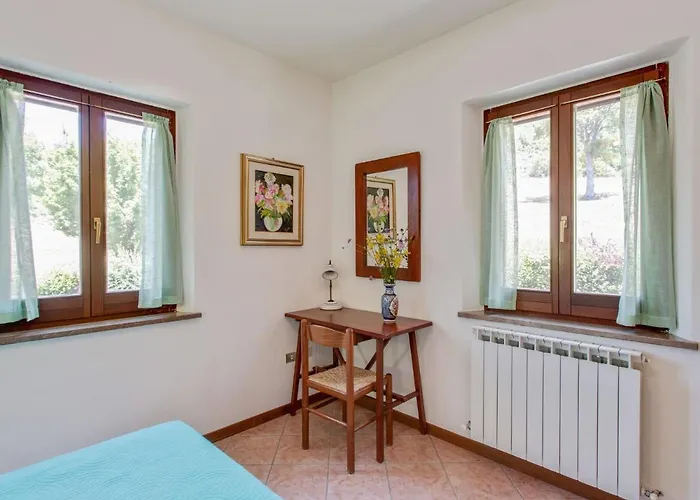 In With Pool & Nature Assisi